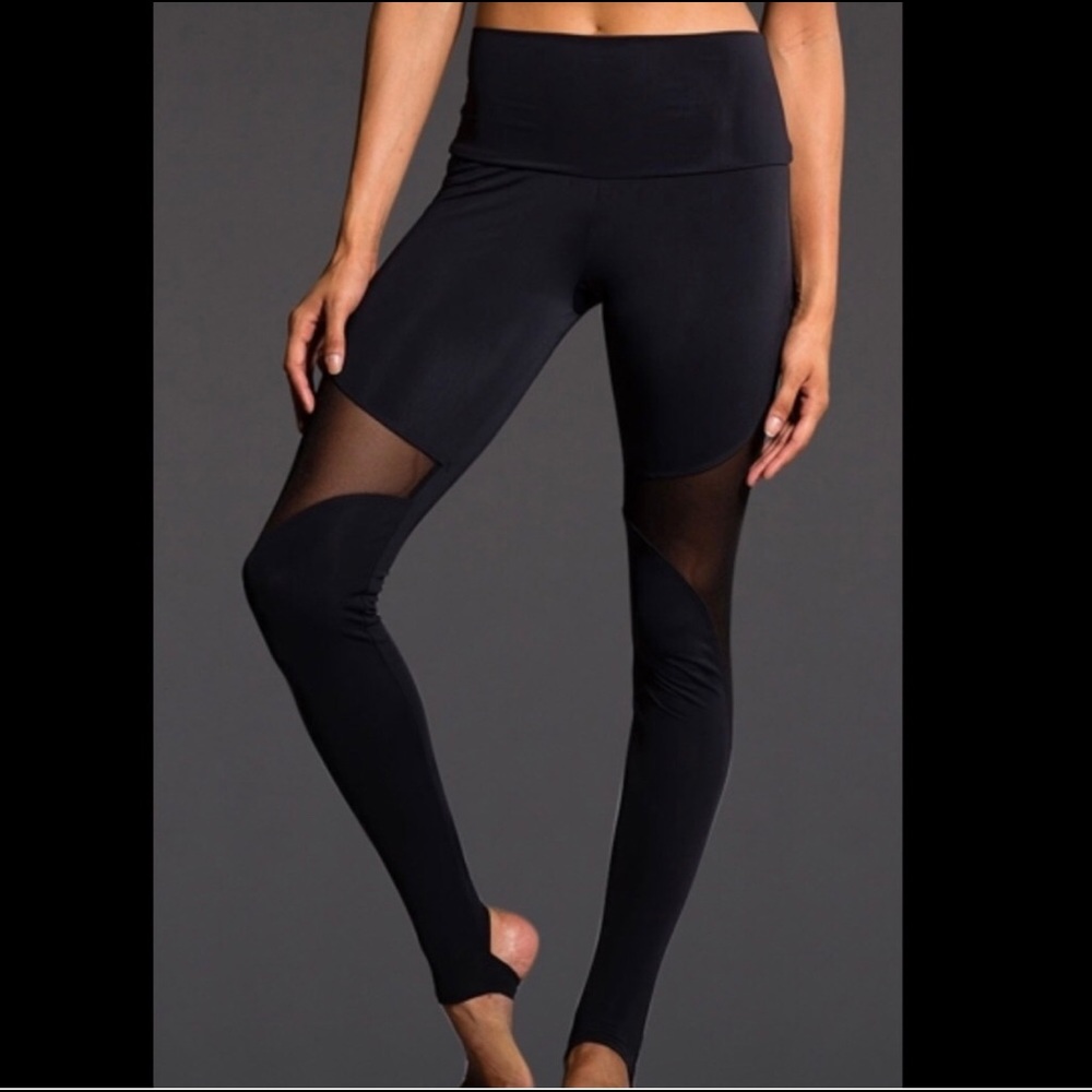 Onzie High Rise Stirrup leggings, black, S/M
